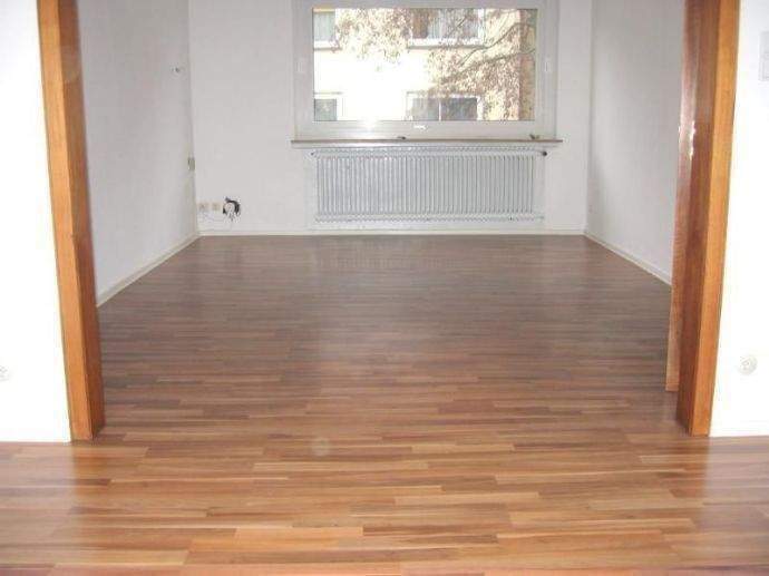 Mehrfamilienhaus, Wohnhaus Bremen Woltmershausen - 8 Zimmer, 268 m&sup2;, 349.000&euro; | Angebot:25685463