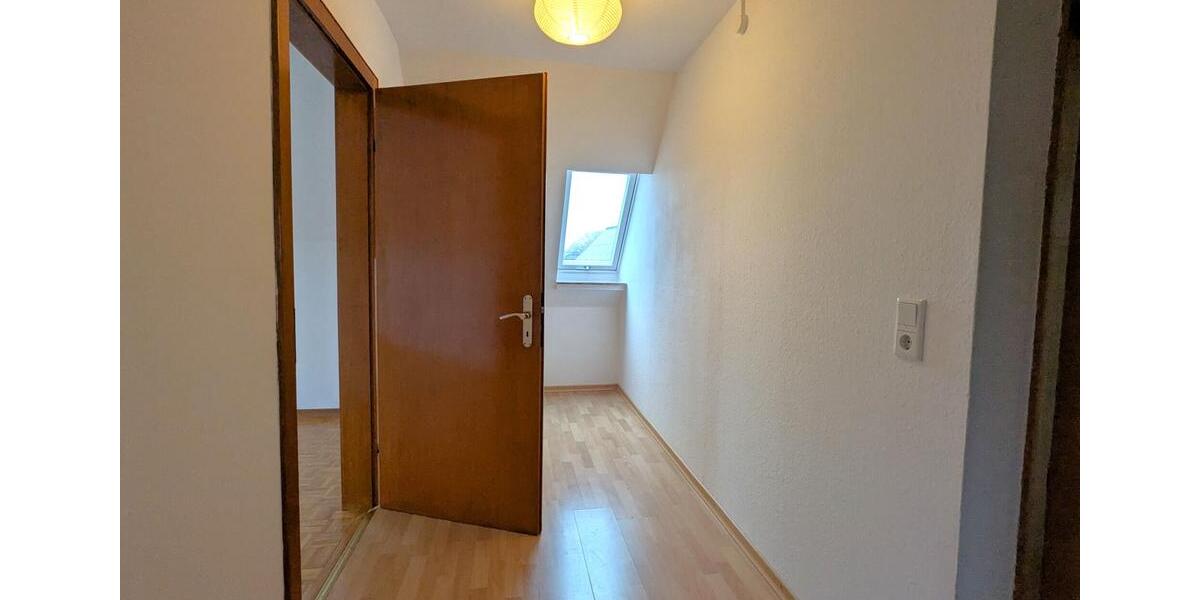 Dachgeschoßwohnung Syke - 3 Zimmer, 70 m&sup2;, 550&euro; | Angebot:25865318