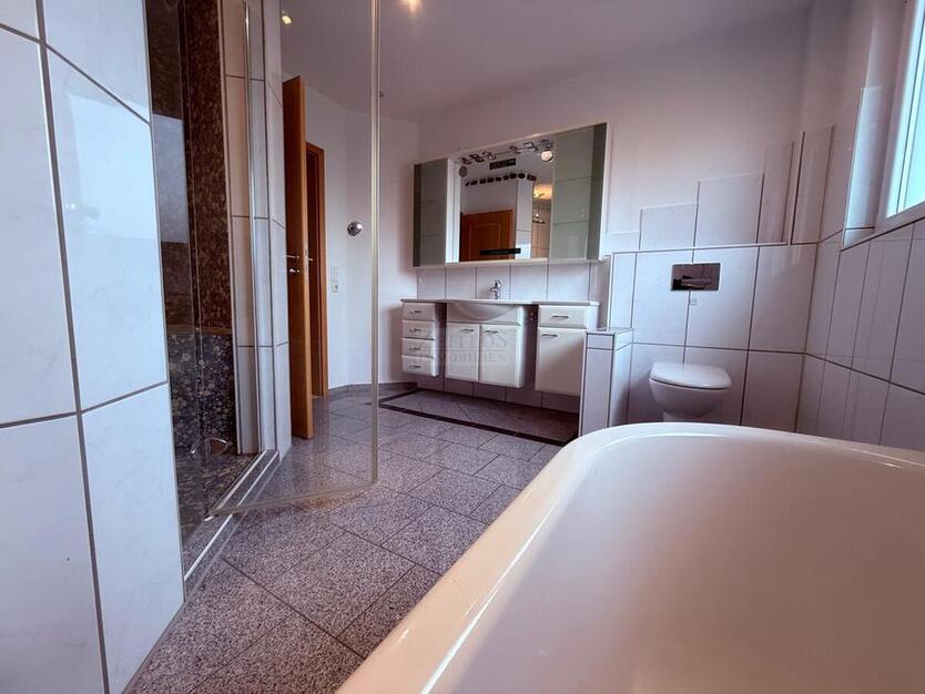 Charmante 1,5-Zimmer-Wohnung mit Badewanne & Dusche – ruhige Lage, separater Eingang 1 zimmer