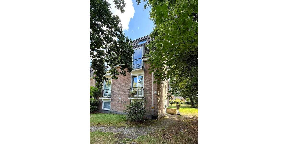 Reihenendhaus mit zwei Wohneinheiten in toller Lage von Bremen Horn-Lehe 8 zimmer