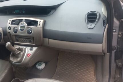 Renault Scenic 180.000 km 1.400 &euro; Bremen 28217
