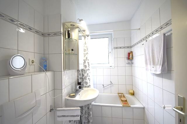 Gemütliche ETW + EBK + Balkon direkt am Sodenmattsee sehr gepflegter Zustand für 1 Pärchen mit 1 Kind - Etagenwohnung Bremen / Huchting Huchting | Angebot:27053509