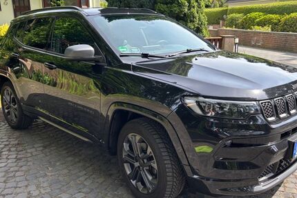Jeep Compass 87.000 km 17.500 &euro; Bremen 28355
