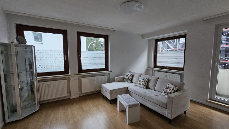 Gemütlich wohnen in der Neustadt – 3-Zimmer mit Balkon & Einbauküche zimmer