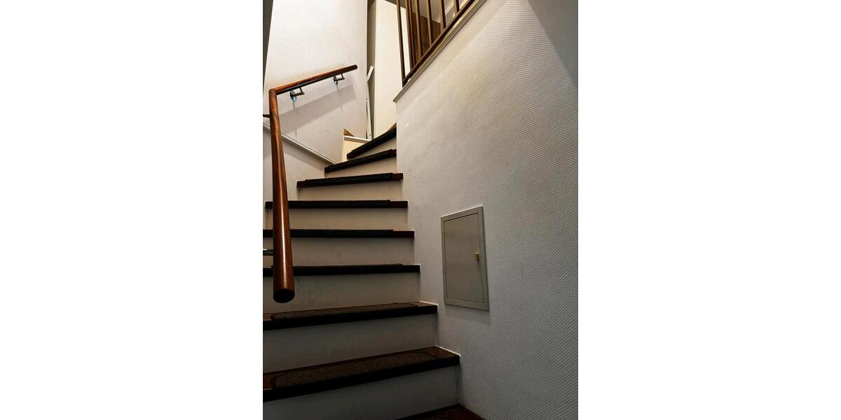 Dachgeschoßwohnung Bremen Findorff - 3 Zimmer, 105 m&sup2;, 1.250&euro; | Angebot:26636201