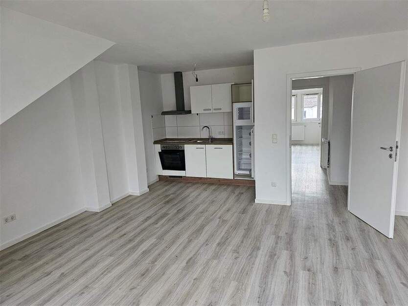 Geheimtipp im Viertel 2 ruhige, helle, geräumige Zimmer über den Dächern der Mathildenstrasse. Erstbezug nach Sanierung. Ideal für Single oder Pa 2 zimmer