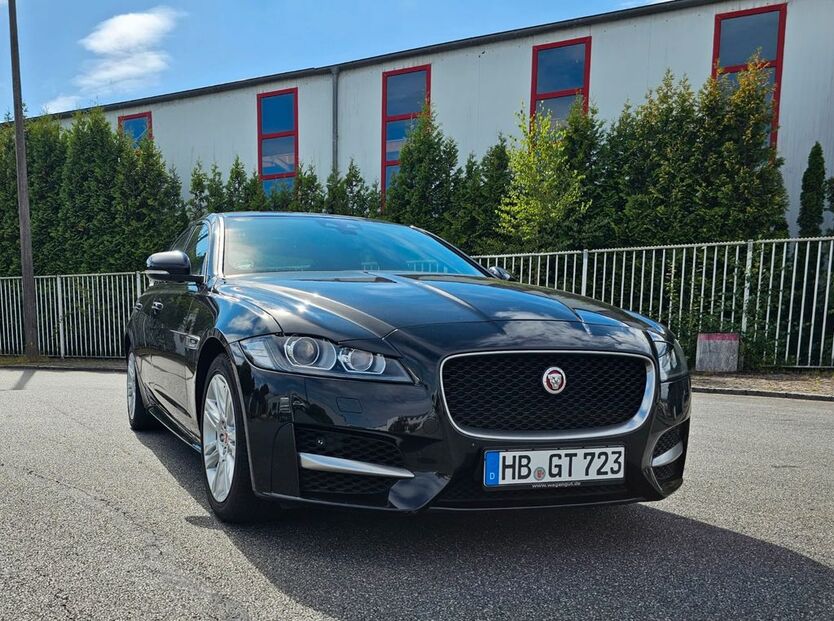 Jaguar XF 181.000 km 15.400 € Bremen 28307