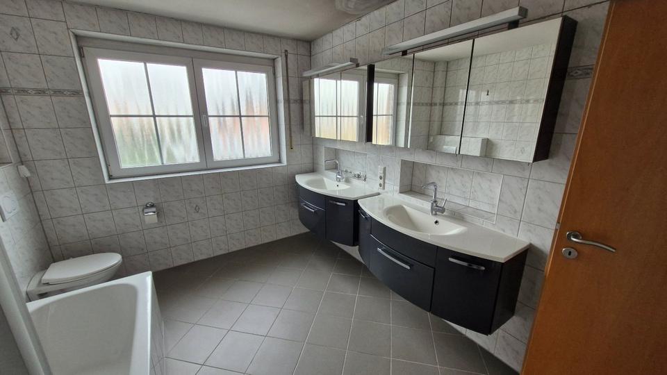 Doppelhaushälfte Ganderkesee - 4 Zimmer, 130 m&sup2;, 395.000&euro; | Angebot:27269909