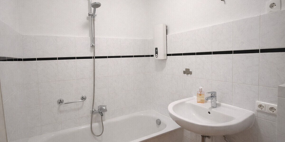 Großzügige 2-Zimmer-Wohnung mit Balkon – ideal für Eigennutzer, Best Ager oder Kapitalanleger - Erdgeschoßwohnung Bremen Hemelingen | Angebot:26883134