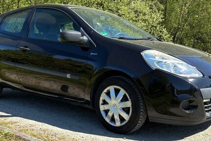 Renault Clio 210.000 km 2.390 &euro; Bremen 28197