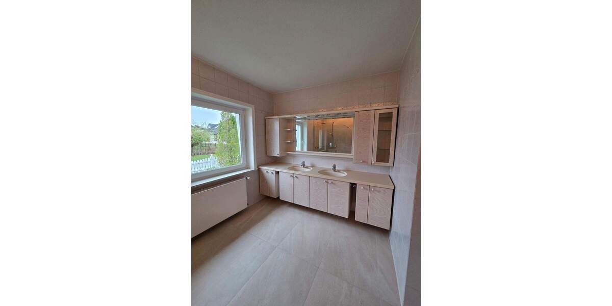 Bungalow Stuhr - 4 Zimmer, 174 m&sup2;, 499.000&euro; | Angebot:25688991