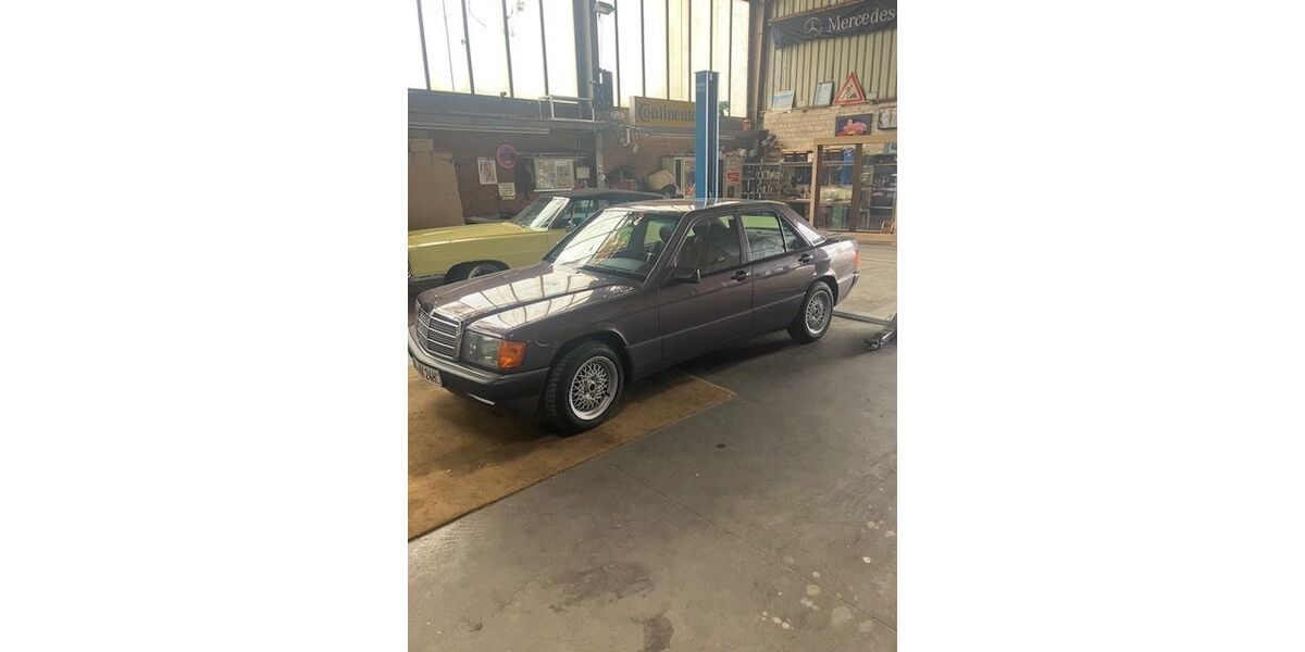 Mercedes-Benz 190 76.000 km 9.799 &euro; Bremen 28719