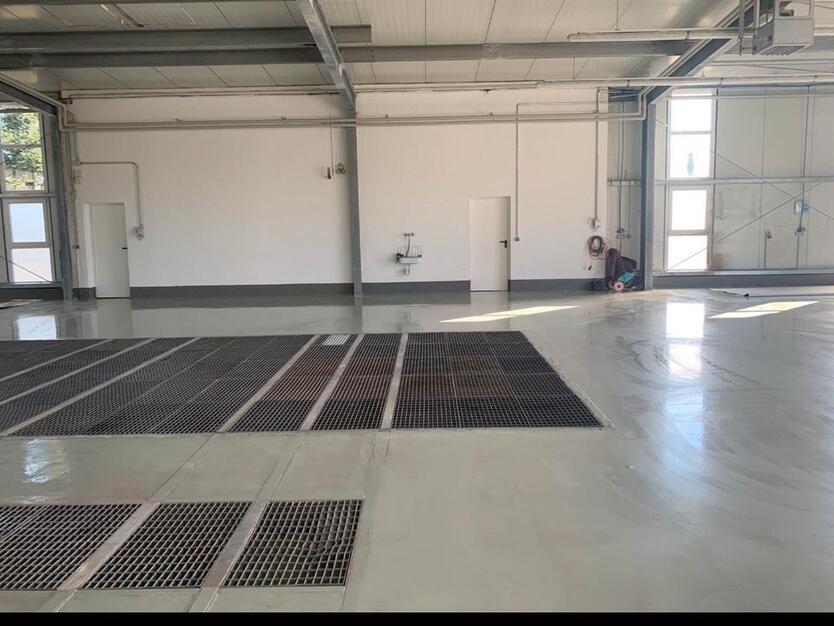 Gewerbe Halle direkt auf A28 HattenBüroWCDusche zimmer