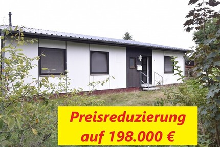 2 Häuser auf einem Grundstück + 2 Garagen allerdings mit Handwerkerbedarf und ohne Küchen 4 zimmer
