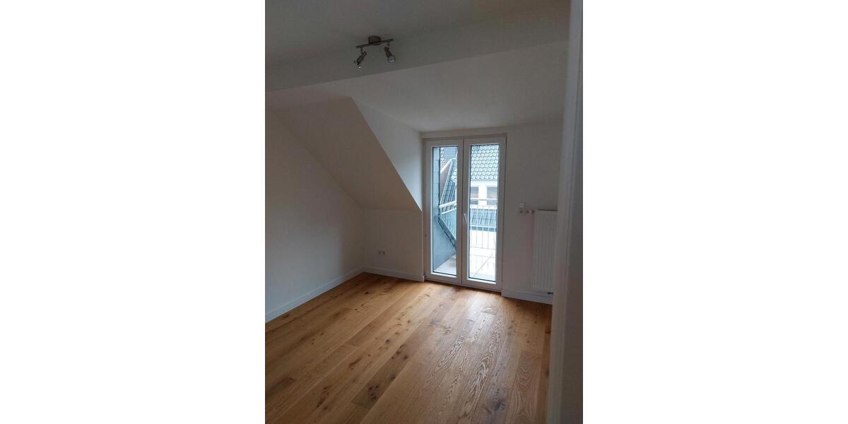 Dachgeschoßwohnung Bremen Findorff - 2 Zimmer, 30 m&sup2;, 660&euro; | Angebot:25362682