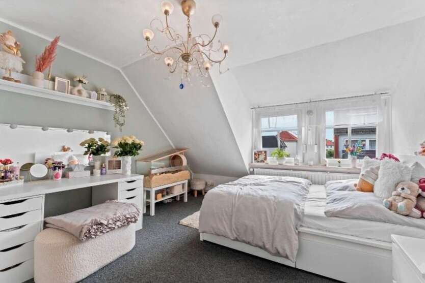 Haus zum Kaufen in Bremen 449.000 € 290.06 m² 9 zimmer