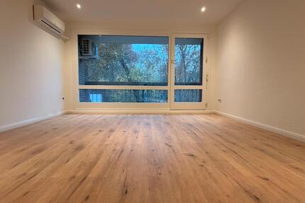 Hochwertig saniertes 2-Zimmer-Apartment mit Balkon & Klimaanlage zimmer