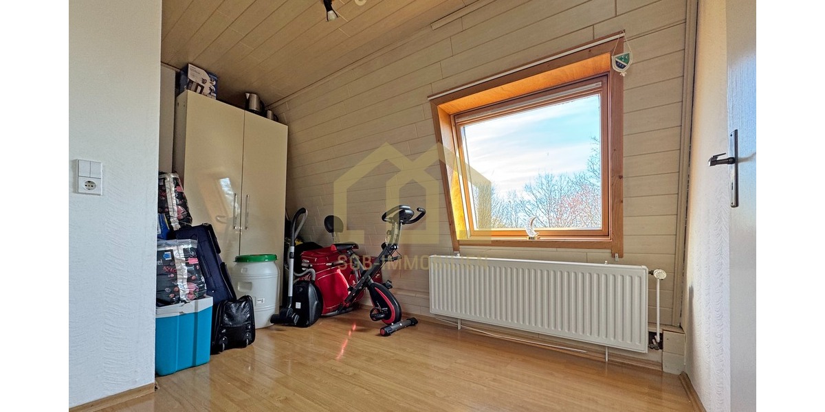 Achim: 5-Zimmer-Reihenhaus mit Garten, EBK & ausgebautem Dachgeschoss + Garage - Reihenmittelhaus Achim | Angebot:26748366