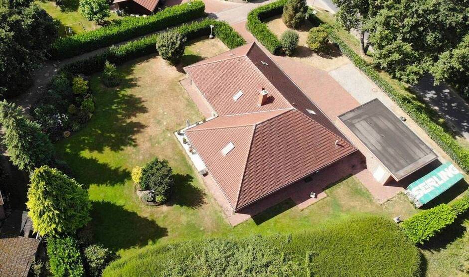 Wachendorf- grosser Bungalow mit EinliegerwohnungGewerbe zu verkaufen 8 zimmer