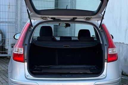 Hyundai i30 213.000 km 1.925 &euro; Bremen 28201