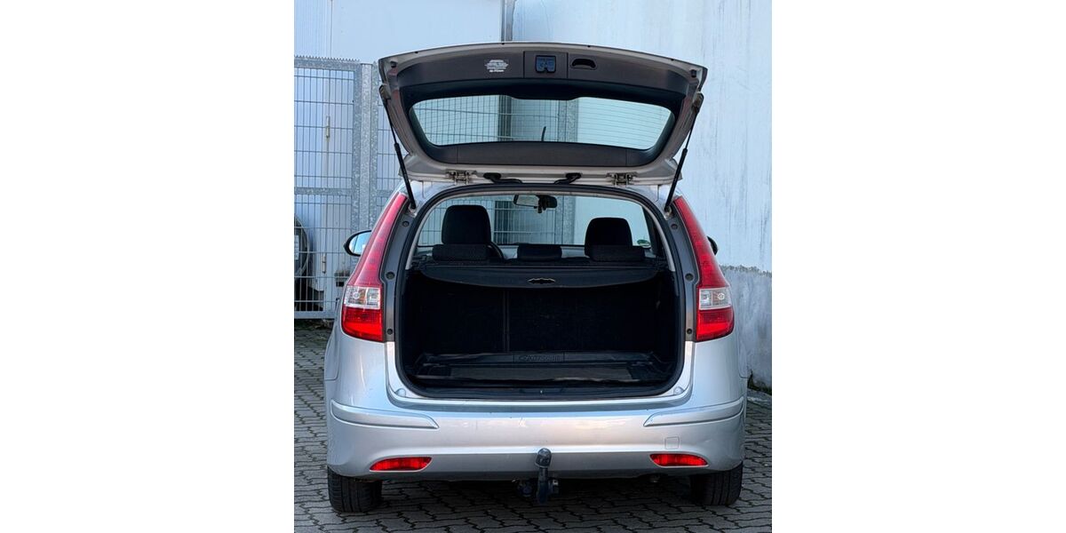 Hyundai i30 213.000 km 1.925 &euro; Bremen 28201