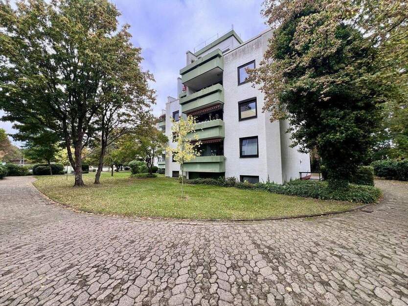 Erstbezug nach Renovierung! Wunderschöne 3-Zimmer-Wohnung mit Loggia und Tiefgaragenstellplatz 3 zimmer
