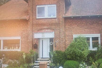 Mehrfamilienhaus mit Werkstatt, Nebengebäuden und Baugrundstück zimmer