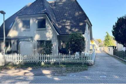 Charmante Doppelhaushälfte mit Garten und Carport 4 zimmer