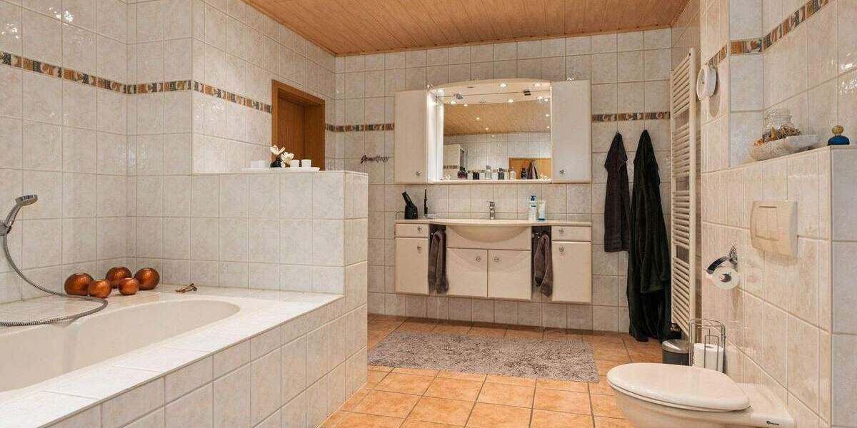 Einfamilienhaus Bassum Osterbinde - 9 Zimmer, 244 m&sup2;, 415.000&euro; | Angebot:25796677