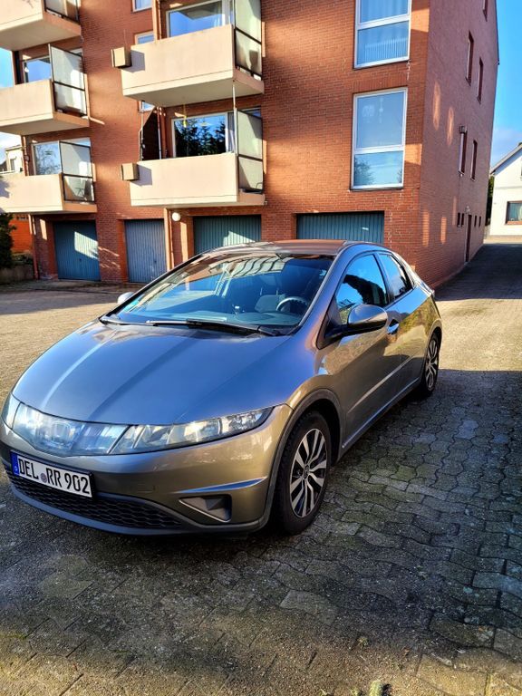 Honda Civic 212.566 km 2.700 € Delmenhorst 27749