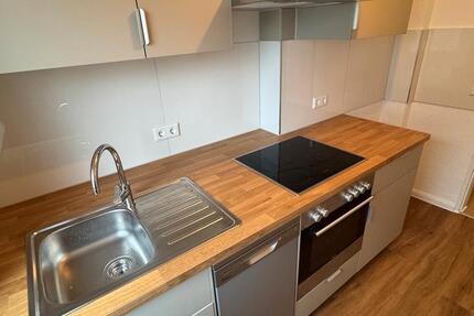 Frisch sanierte 3 Zimmer Wohnung in Zentraler Lage neue EBK 3 zimmer