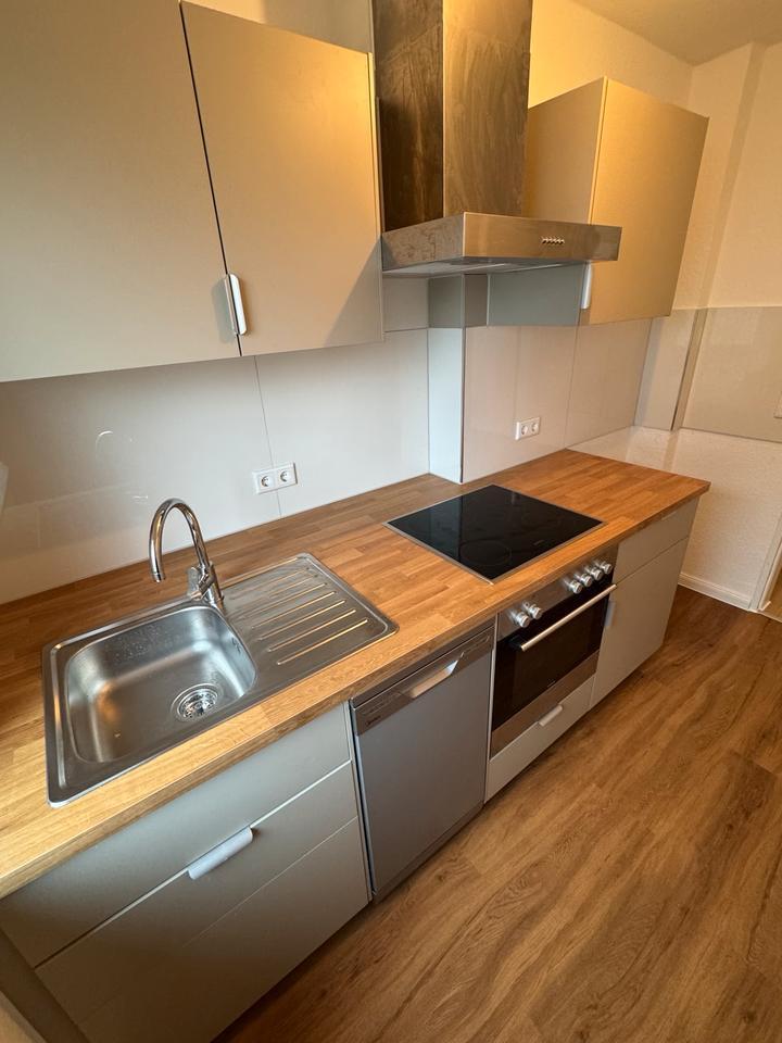 Frisch sanierte 3 Zimmer Wohnung in Zentraler Lage neue EBK 3 zimmer