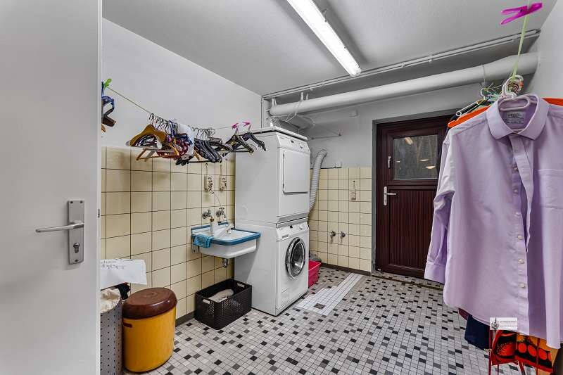 Wohnen und Arbeiten unter einem Dach +2.500 m² Waldgrundstück Sauna+Holzhäuschen Wintergarten+Kamin - Zweifamilienhaus Syke | Angebot:24213006