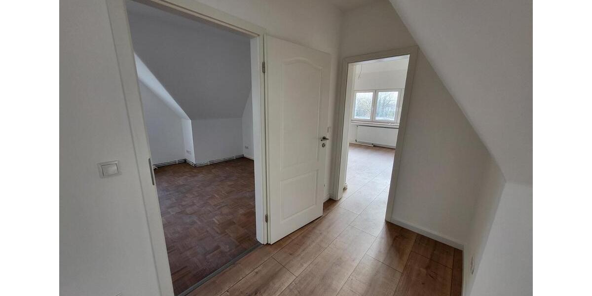 Dachgeschoßwohnung Bremen Hemelingen - 4 Zimmer, 97 m&sup2;, 1.250&euro; | Angebot:25645799