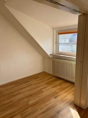 Dachgeschoßwohnung Bremen Neustadt - 1.5 Zimmer, 25 m&sup2;, 440&euro; | Angebot:26033551