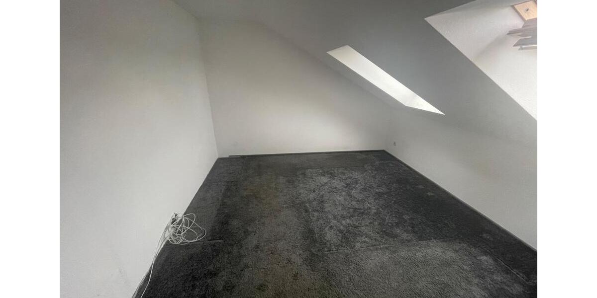 Dachgeschoßwohnung Bremen Häfen - 3 Zimmer, 72 m&sup2;, 198.000&euro; | Angebot:24553697