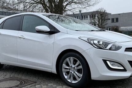 Hyundai i30 60.000 km 8.490 &euro; Bremen 28329
