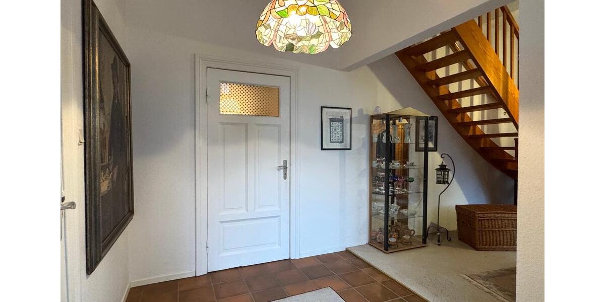 Einfamilienhaus Bremen Oberneuland - 9 Zimmer, 212 m&sup2;, 595.000&euro; | Angebot:26897781