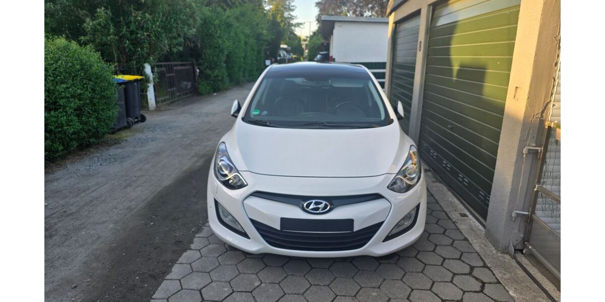 Hyundai i30 140.000 km 7.000 &euro; Bremen 28325