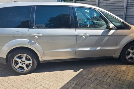 Ford Galaxy 211.638 km 4.000 &euro; Elsfleth 26931