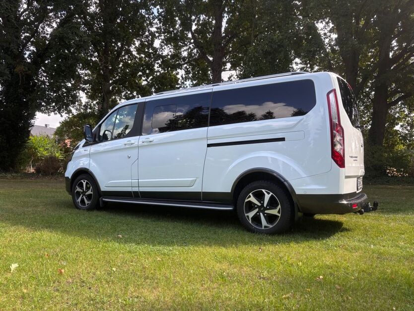 Ford Tourneo Custom 65.000 km 38.950 € Weyhe 28844