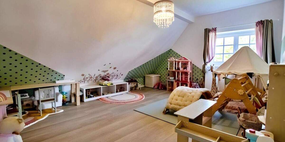 Einfamilienhaus Delmenhorst Mitte - 6 Zimmer, 230 m&sup2;, 739.000&euro; | Angebot:25798701