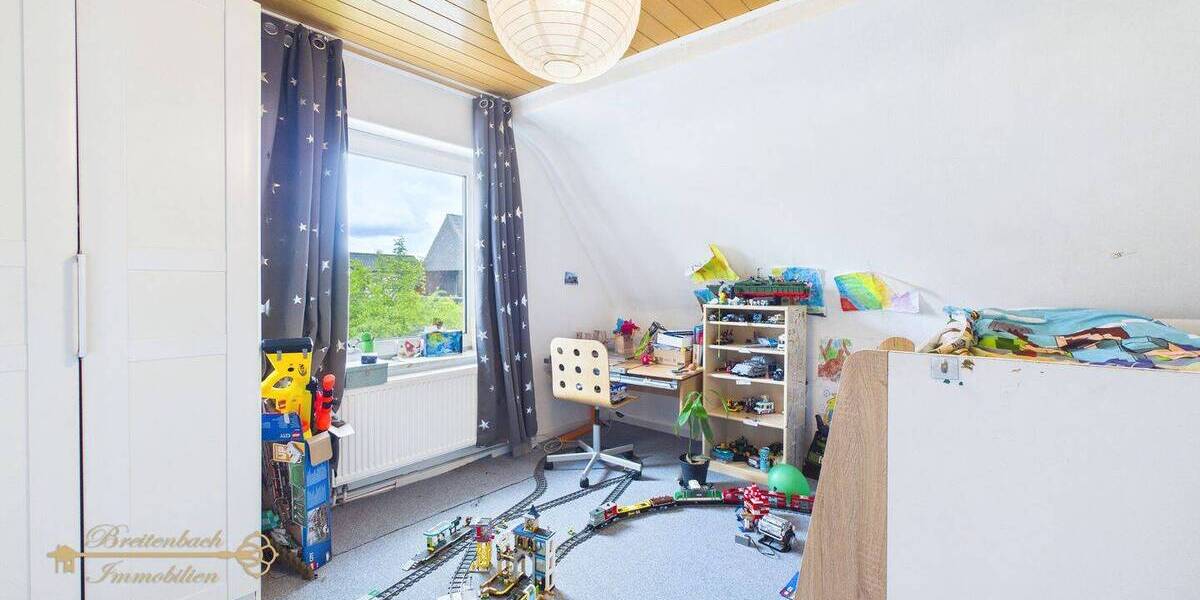 Mehrfamilienhaus, Wohnhaus Achim Uesen - 7 Zimmer, 220 m&sup2;, 430.000&euro; | Angebot:26875038