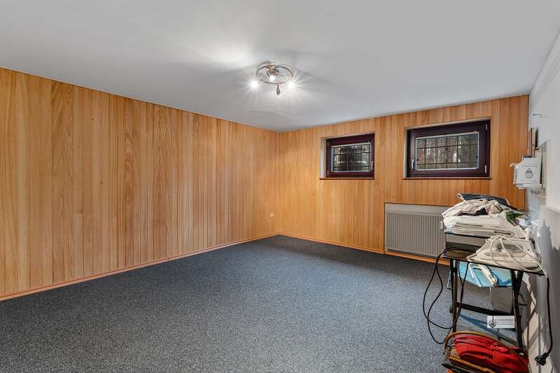 Wohnen und Arbeiten unter einem Dach +2.500 m² Waldgrundstück Sauna+Holzhäuschen Wintergarten+Kamin - Zweifamilienhaus Syke | Angebot:24213006