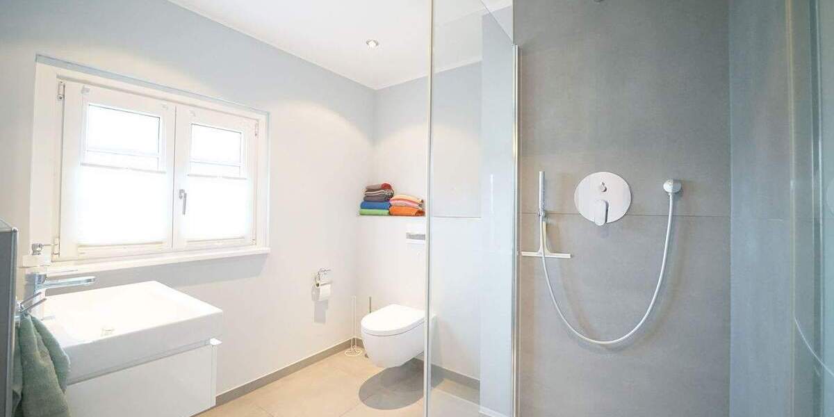 Reihenmittelhaus Bremen Schwachhausen - 8 Zimmer, 207 m&sup2;, 969.000&euro; | Angebot:25769345