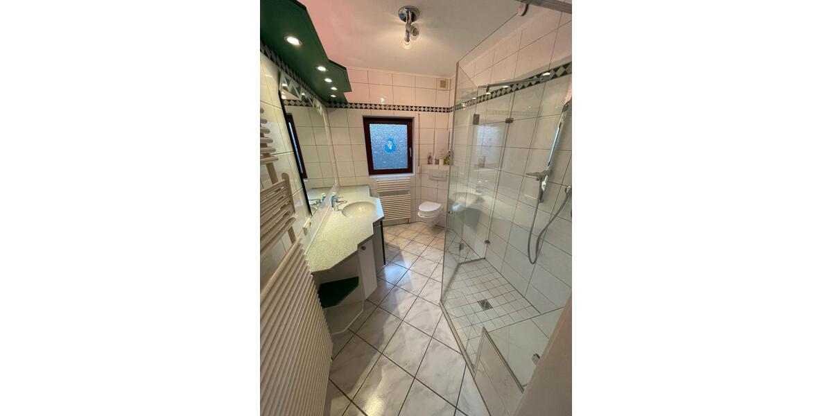 Erdgeschoßwohnung Delmenhorst - 5 Zimmer, 130 m&sup2;, 1.250&euro; | Angebot:26338135