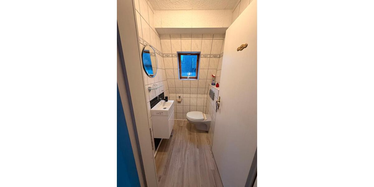 Dachgeschoßwohnung Bremen Neustadt - 6.5 Zimmer, 158 m&sup2;, 1.800&euro; | Angebot:25236213