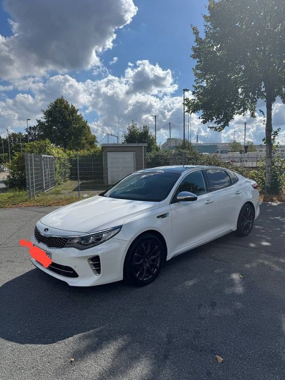 Kia Optima 165.000 km 14.990 € Bremen 28325