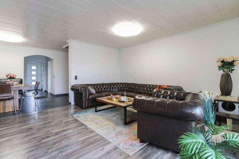 Haus zum Kaufen in Delmenhorst 319.000 € 148.3 m²