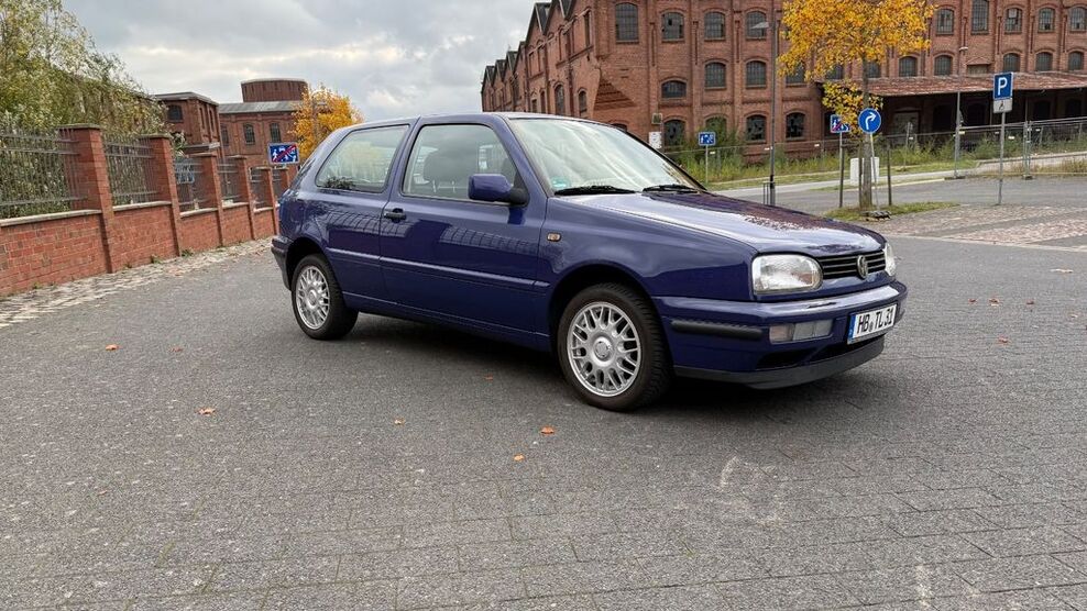 VW Golf 153.000 km 4.499 € Bremen 28777